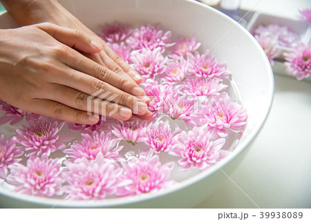 Spa treatment and product for female feet 39938089