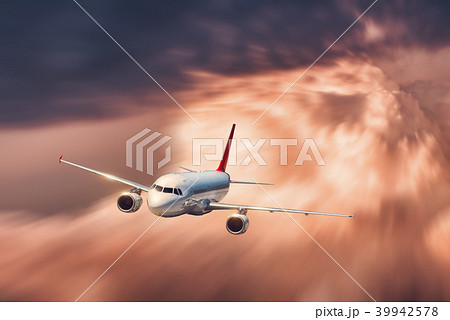 Airplane with motion blur effect  39942578