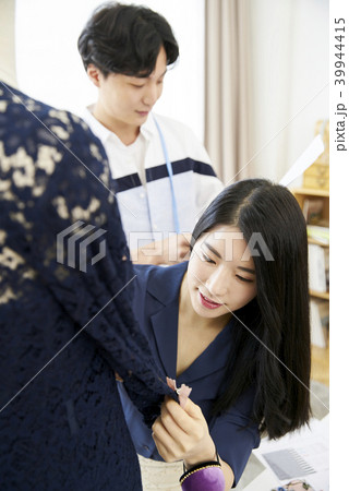 デザイナー マネキン 若い女性 39944415