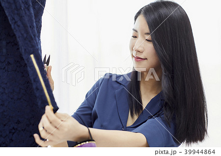 デザイナー マネキン 女性 39944864