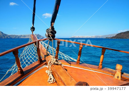 Ancient ship 39947177