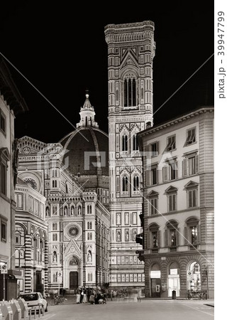 Duomo Santa Maria Del Fiore street night 39947799