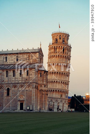 Leaning tower in Pisa 39947910