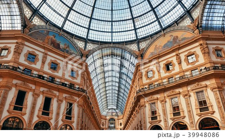 Galleria Vittorio Emanuele II interior 39948086