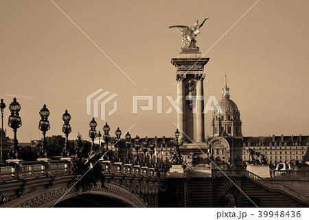 Alexandre III bridge 39948436
