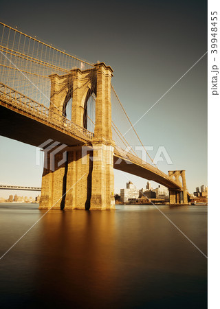 Brooklyn bridge at waterfront 39948455
