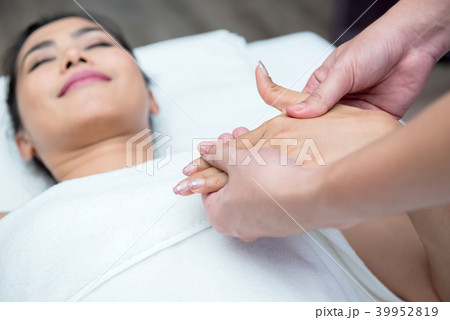 Spa and Thai massage, relaxing and healthy 39952819
