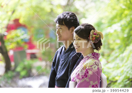 浴衣・男女カップル 39954429