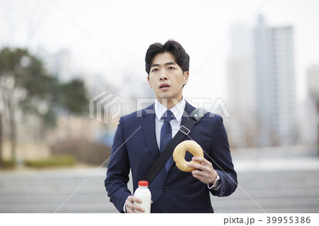 忙しさ 忙しい ビジネスマン 39955386