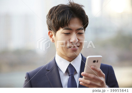 ビジネスマン 屋外 室外 39955641