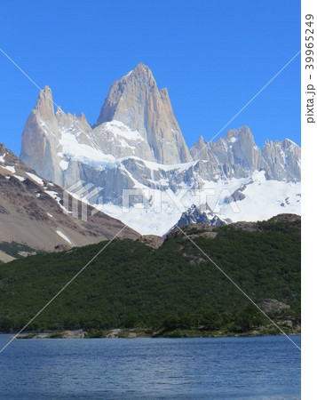 名峰フィッツ・ロイ　アルゼンチン 39965249