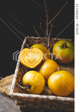 Lucuma fruits-Eggfruits Lucuma fruits-Eggfruits 39966253