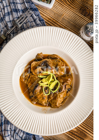 Stuffed cabbage with meat and rice. 39966282