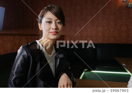 女子会をするギャル 女子会をするギャル 39967903