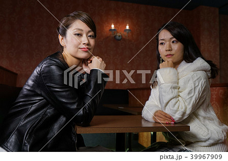 女子会をするギャル 女子会をするギャル 39967909