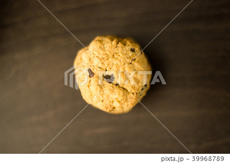 Top view of of tasty homemade oatmeal cookie Top view of of tasty homemade oatmeal cookie 39968789