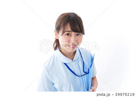笑顔の若い看護師 39970219