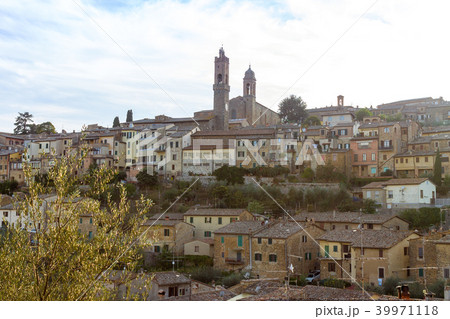View of medieval town Montalcino, Tuscany 39971118