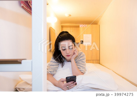 インバウンドツーリスト カプセルホテル 　capsule hotel japan 39974275