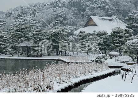 神奈川県横浜市　三溪園　雪 39975335