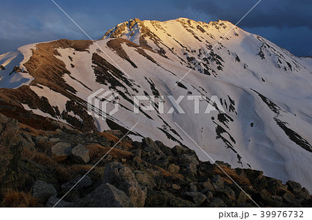 残照・立山連峰 39976732