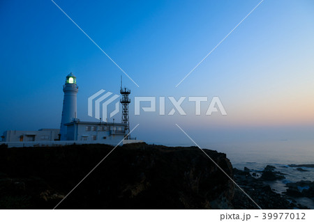 [千葉県]　犬吠埼灯台　朝焼け　ブルーモーメント 39977012