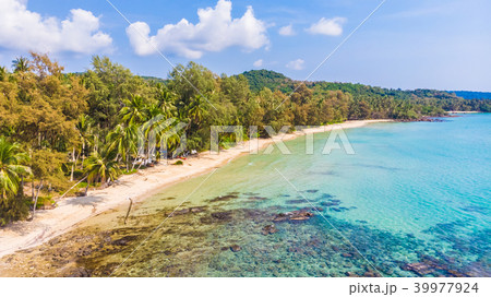 Aerial view with sea and beach Aerial view with sea and beach 39977924