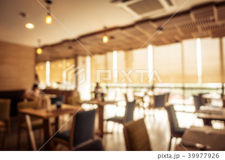 Abstract blur and defocus restaurant cafe interior Abstract blur and defocus restaurant cafe interior 39977926