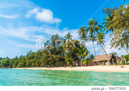 Beautiful tropical beach and sea 39977930