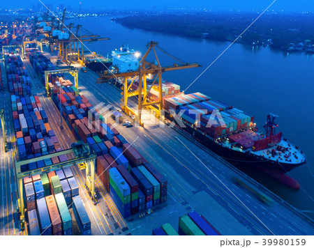 Containers yard in port congestion 39980159