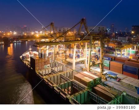 Containers yard in port congestion Containers yard in port congestion 39980180