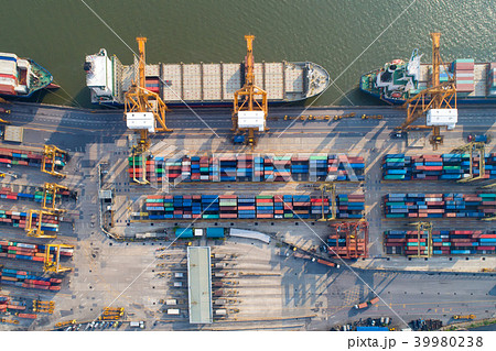 Containers yard in port congestion 39980238