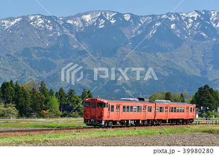 城端線を走る列車 39980280