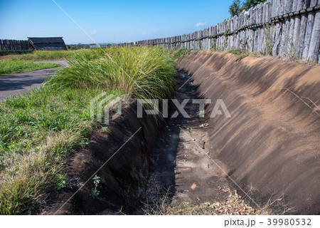 吉野ヶ里遺跡　吉野ヶ里歴史公園　環濠と柵 39980532