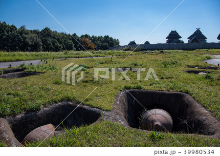 吉野ヶ里遺跡 吉野ヶ里歴史公園 北墳丘墓 甕棺 吉野ヶ里遺跡 吉野ヶ里歴史公園 北墳丘墓 甕棺 39980534