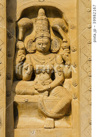 Carved idol on wall, kanchi Kailasanathar temple Carved idol on wall, kanchi Kailasanathar temple 39982167