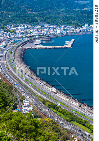 静岡県 海沿いの東名高速と国道の写真素材