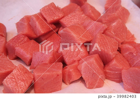 まぐろ まぐろ 39982403