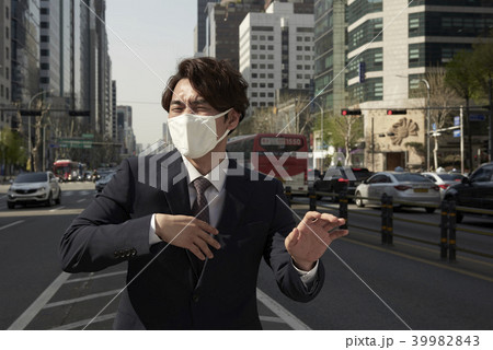 会社員 マスク 息苦しさ 39982843