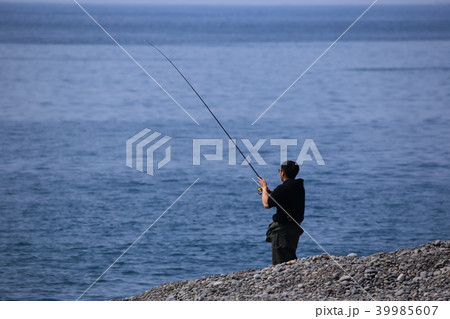 釣り人　煙樹ヶ浜 39985607