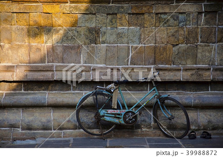Cycle parked at Sarangapani Temple, Kumbakonam 39988872
