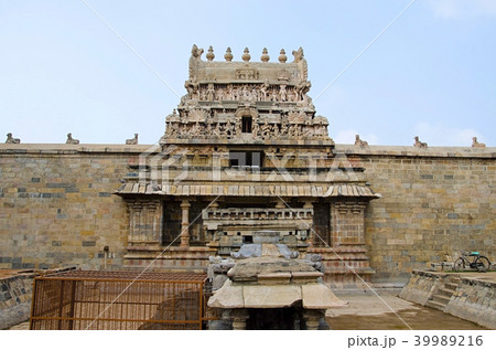 Carved Gopuram of Airavatesvara Temple, Darasuram Carved Gopuram of Airavatesvara Temple, Darasuram 39989216