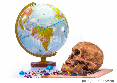 head skull of explorer 39990590