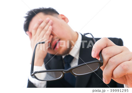 長時間労働に疲れるビジネスマン・働き方改革 39991295