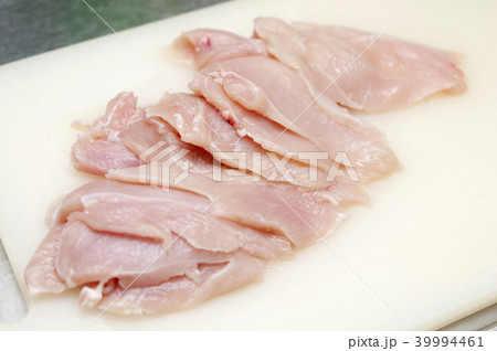 鶏胸肉の下ごしらえ 39994461