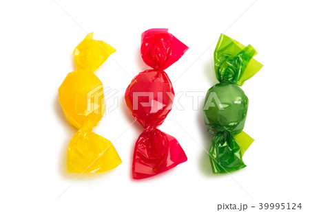 candy in wrapper isolated candy in wrapper isolated 39995124