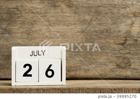 White block calendar present date 26 and July White block calendar present date 26 and July 39995270