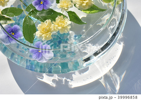 フローティングフラワー  黄色 バラ  ガラス 器  きれい 39996858