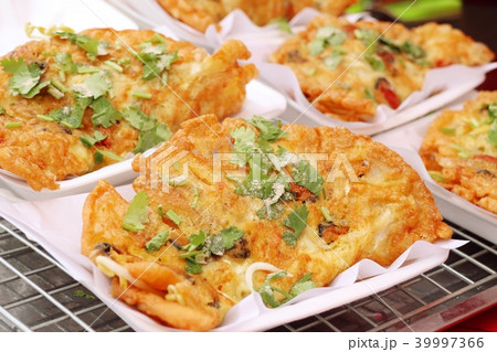Crispy fried mussels with egg Crispy fried mussels with egg 39997366