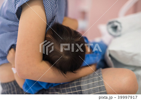 Breastfeeding to patient baby girl Breastfeeding to patient baby girl 39997917
